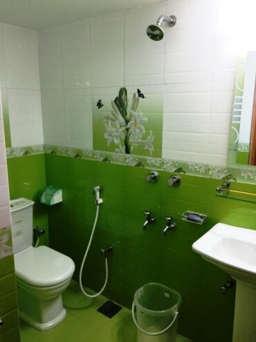 FLAT TO-LET